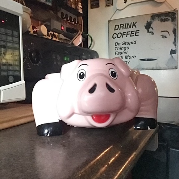 Super cute novelty plastic dog/cat bowl that oinks - Picture 2 of 4